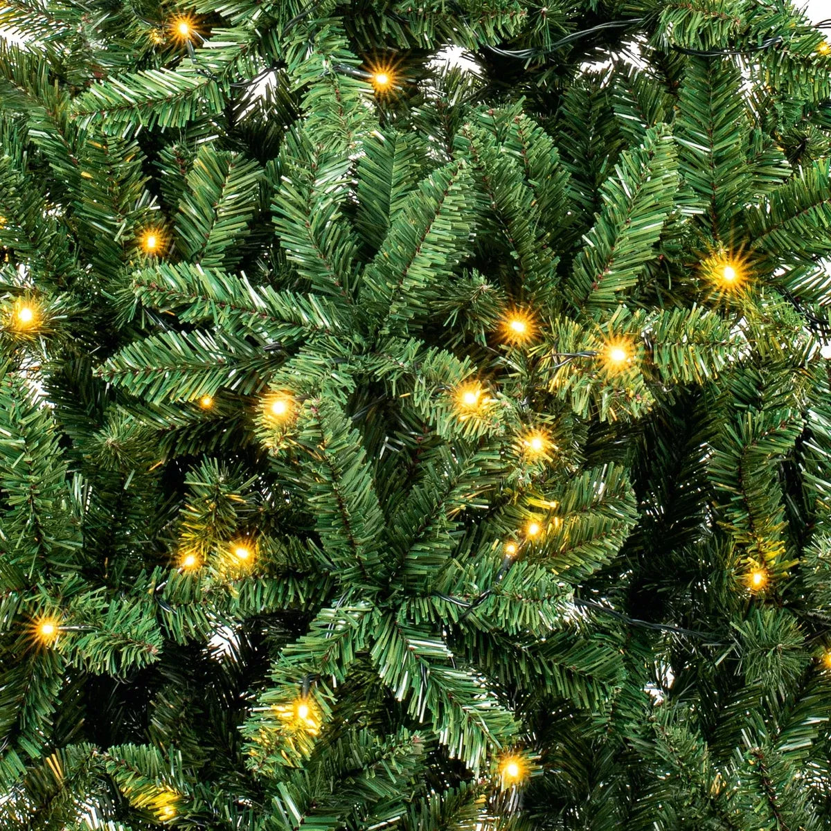 7.5ft Lawrence Fir Luxury Pre Lit with 800 Warm White LEDs Artificial Christmas Tree