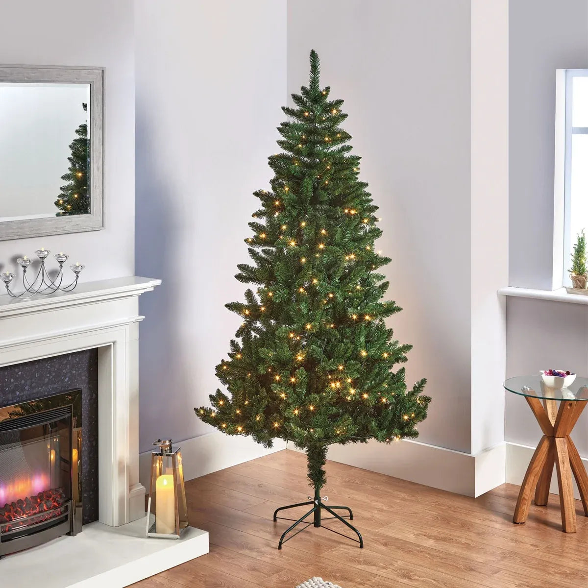 7.5ft Lawrence Fir Luxury Pre Lit with 800 Warm White LEDs Artificial Christmas Tree