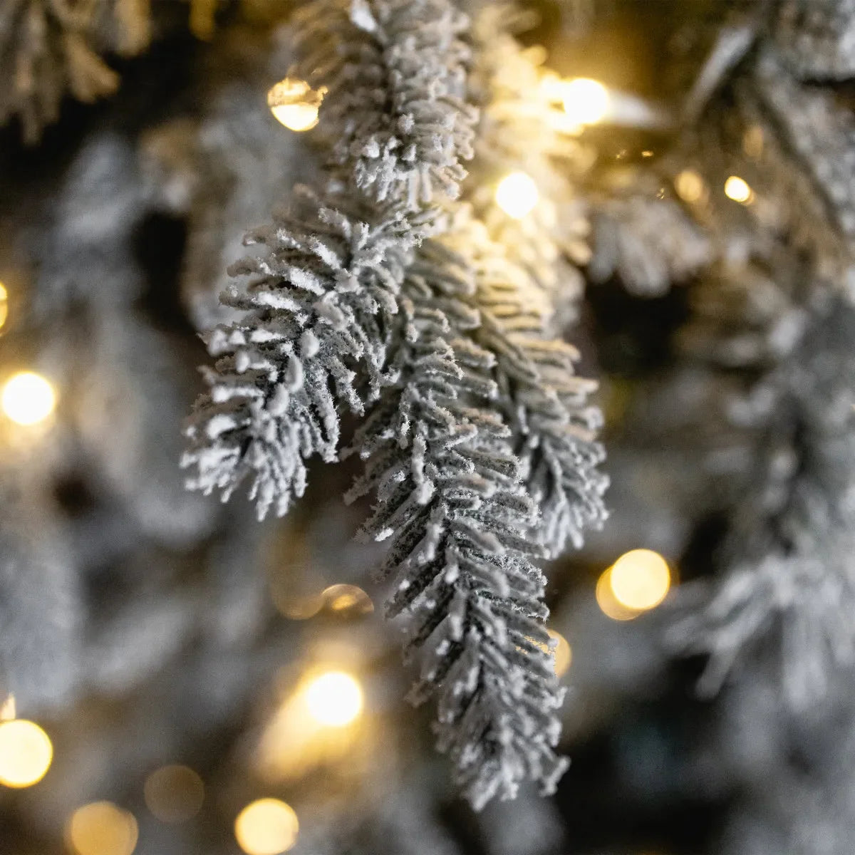 SNOWY WINTERFOLD – Artificial Christmas Tree Size 7.5 H’