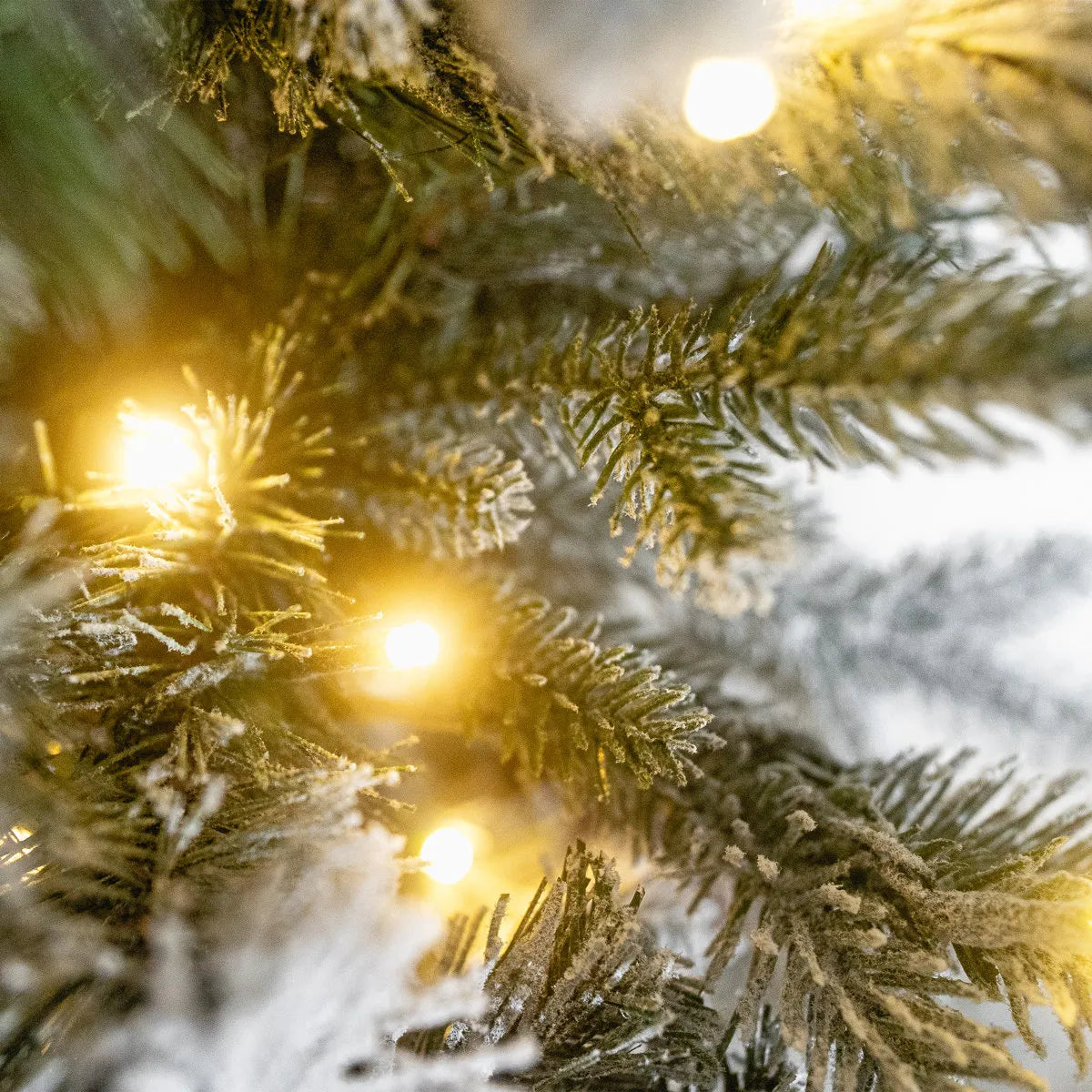 SNOWY WINTERFOLD – Artificial Christmas Tree Size 7.5 H’