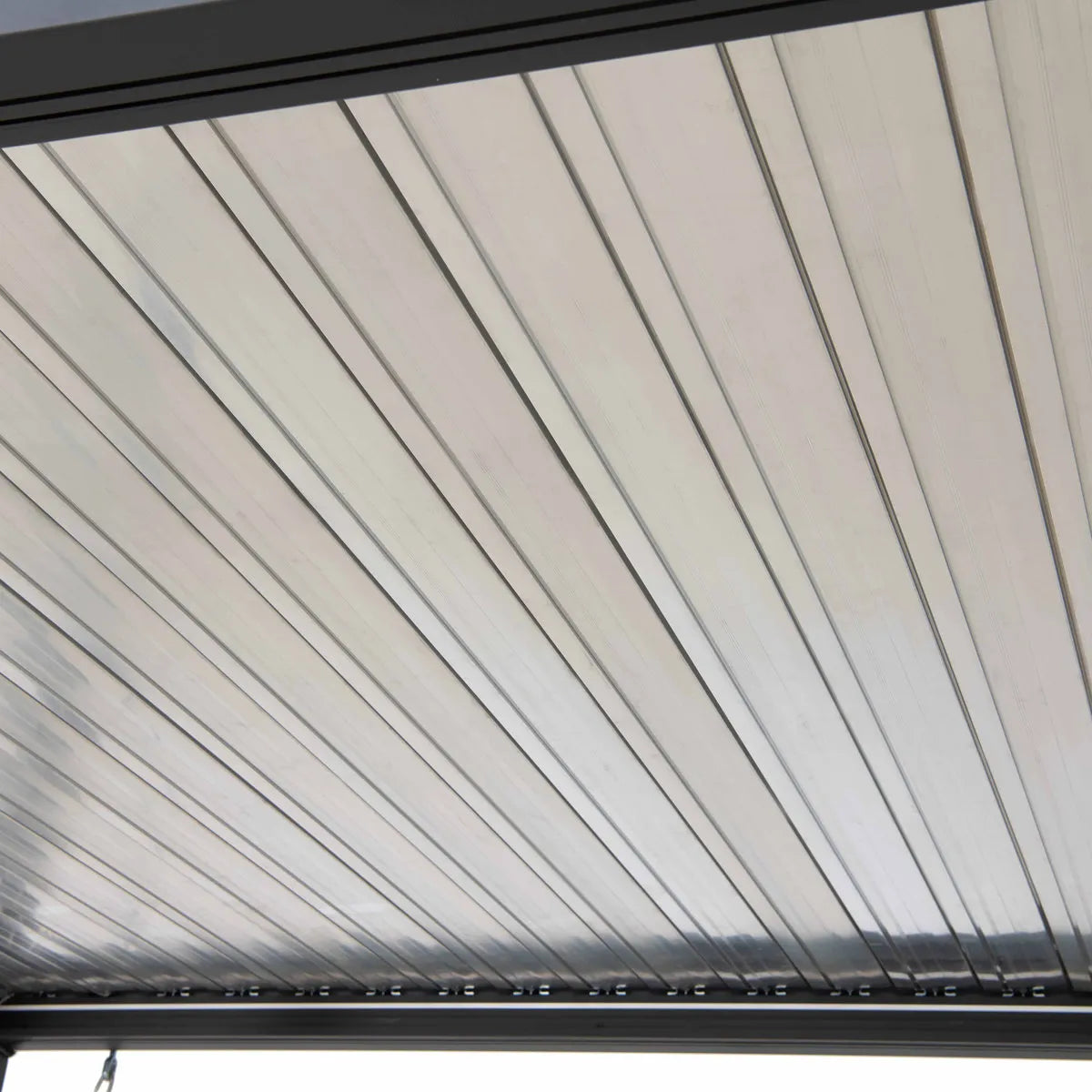 Sunjoy 3m x 3m or 3m x 4m Electric Louvered Pergola with Solar LED Lights