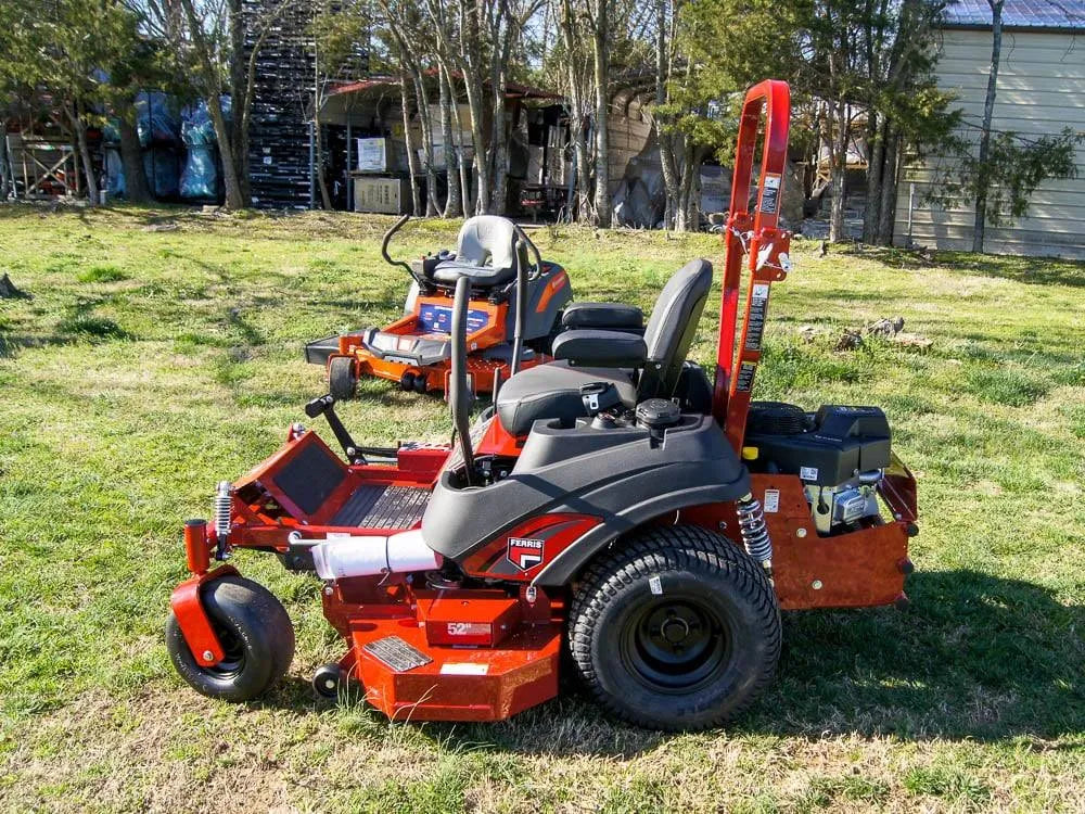 Ferris IS 600 25 HP Briggs & Stratton CXi Zero Turn Mower
