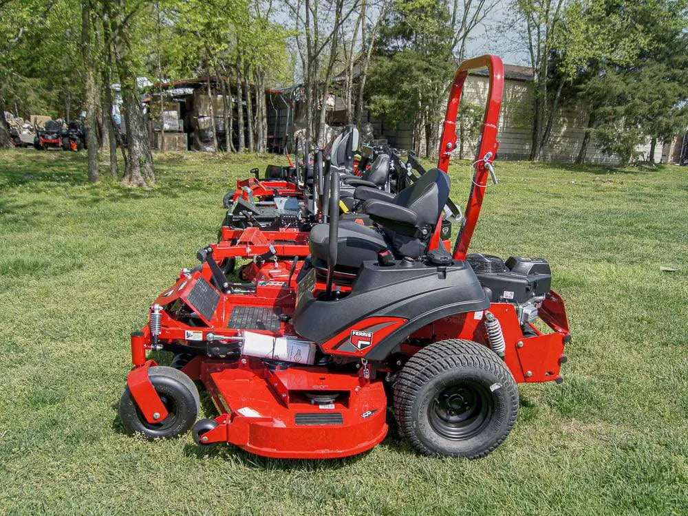 Ferris IS 700 60 In. 27 HP Briggs & Stratton CXi Zero Turn Mower
