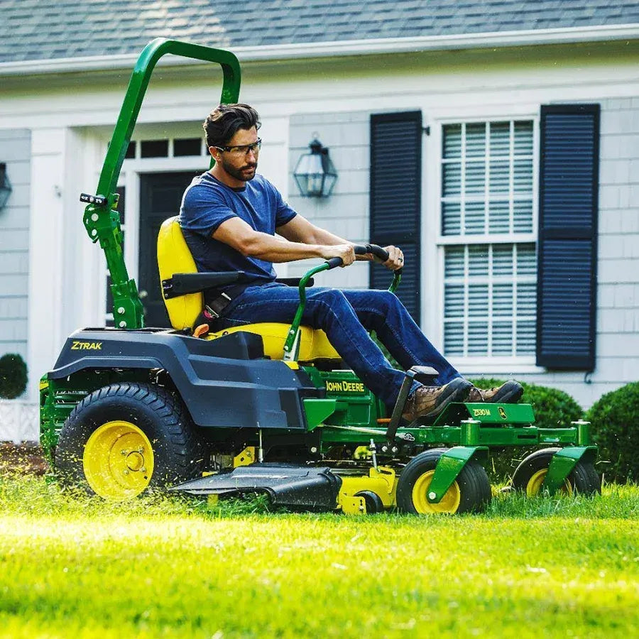John Deere Zero Turn Lawn Mower BG21138