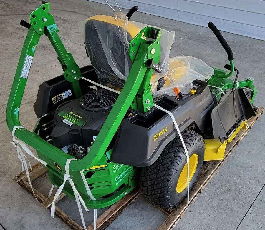 John Deere Zero Turn Lawn Mower BG21138
